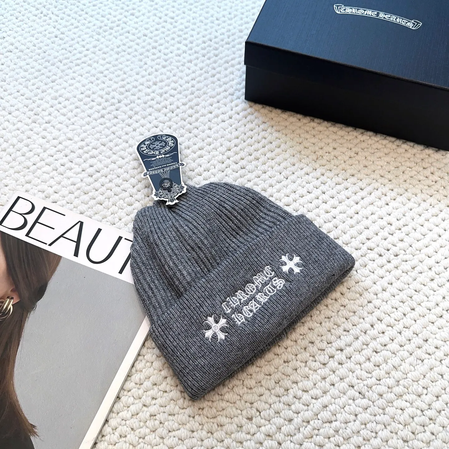 P50 🤍Chrome hearts new autumn and winter cross embroidered letter knitted hat🧶 One of the must-have hats in autumn and winter~ It really looks good on whoever wears it~, it is also a perfect match in black and white and gray in autumn~